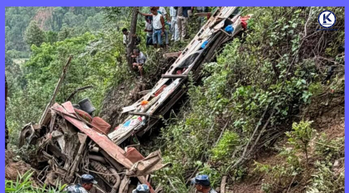 काभ्रेको बुच्चाकोटमा बस दुर्घटना, ८ जनाको मृत्यु