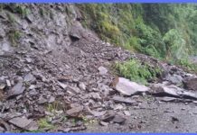 बाढीपहिरोका कारण विभिन्न राजमार्ग अवरुद्ध, यात्रामा सतर्कता अपनाउन आग्रह