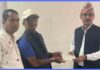 भोटेकोशी बाढी प्रभावितलाई रुपन्देही डेरी व्यवसायी समितिको सहयोग