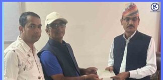 भोटेकोशी बाढी प्रभावितलाई रुपन्देही डेरी व्यवसायी समितिको सहयोग