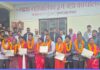 दाङका आठ भूमिहीन परिवारले पाए लालपुर्जा
